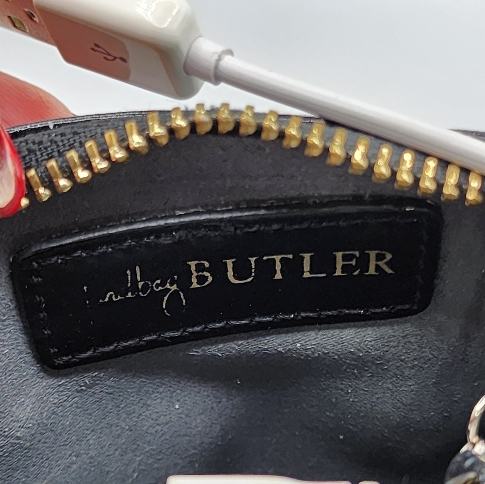 Handbag Butler Charging Wallet - Picture 4 of 7